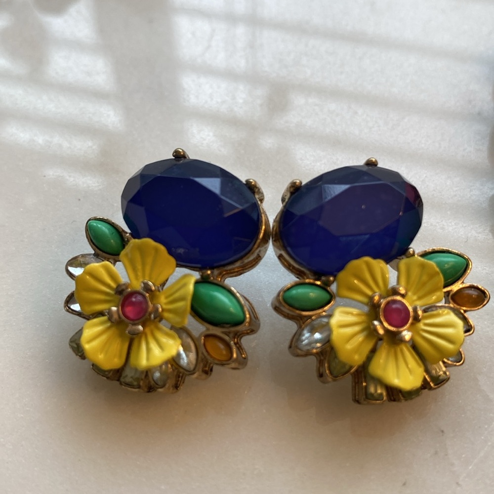 Gorgeous flowered jeweled Necklace and Earrings SET.
Multicolor 🌺🌸🌼Talbots - Picture 4 of 9